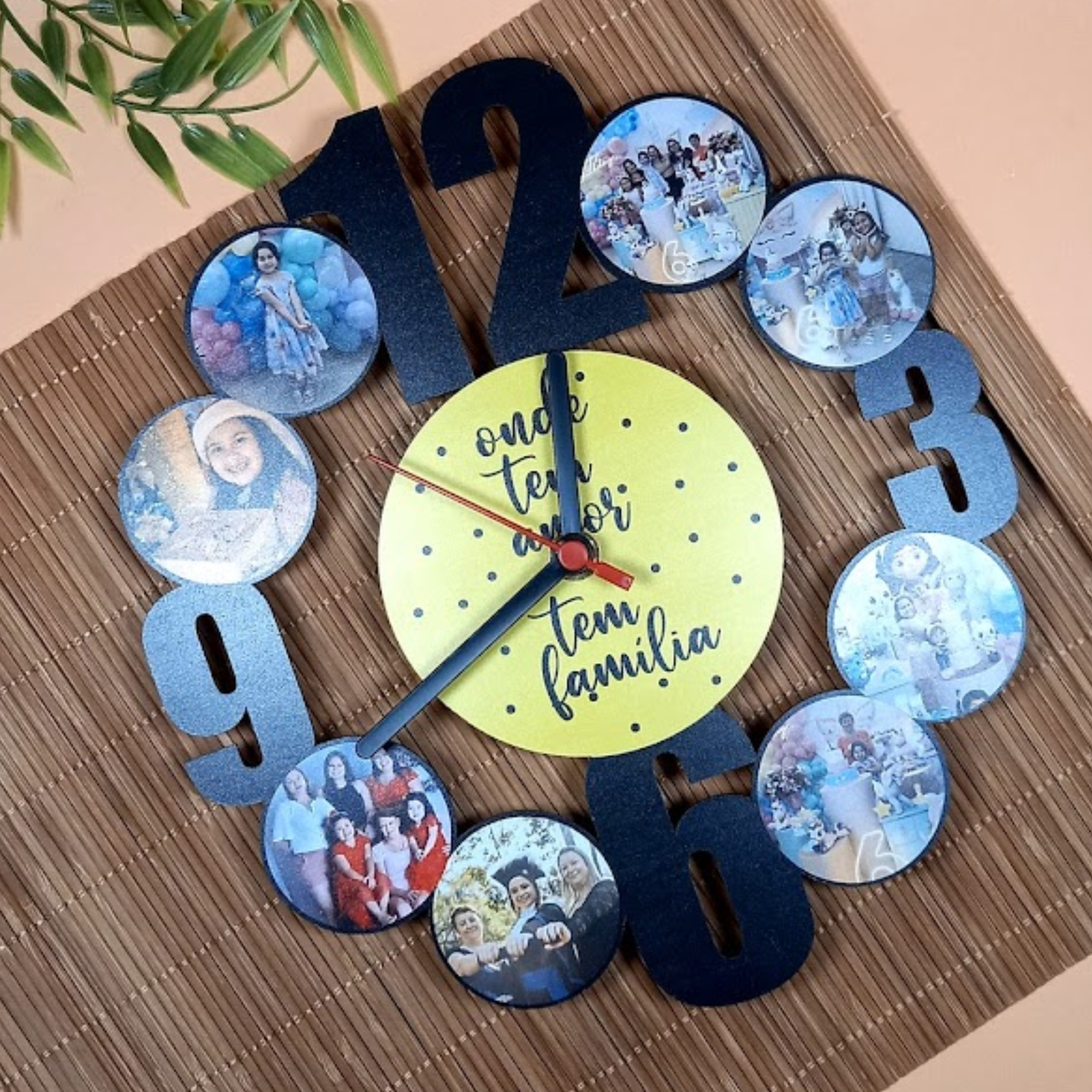 Relógio 8 Fotos e mensagem